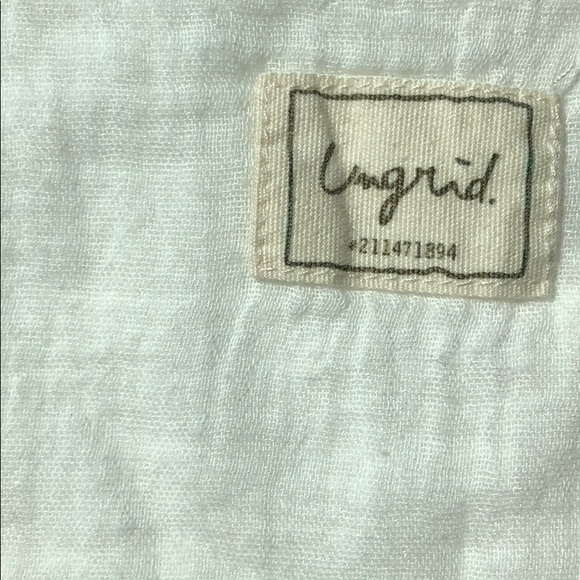 White top - Picture 4 of 6